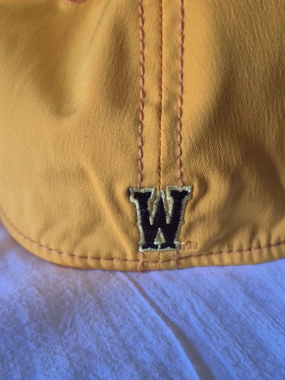Fanatics University of Wyoming Cowboys Flexfit Large/XL Hat - New - Picture 7 of 11